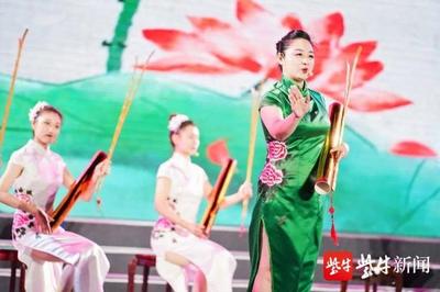 讓非遺“活”起來！鹽城非遺購物節(jié)東臺西溪盛大開啟，麥秸畫綻放時代光彩